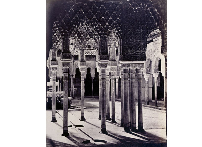 La Alhambra. Patio de los Leones de Charles Clifford, 1862. BNE, 17-LF/118 (50)