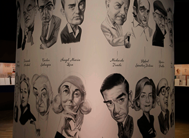 Montaje de la exposición «Carmen Martín Gaite. Un paradigma de mujer de letras»