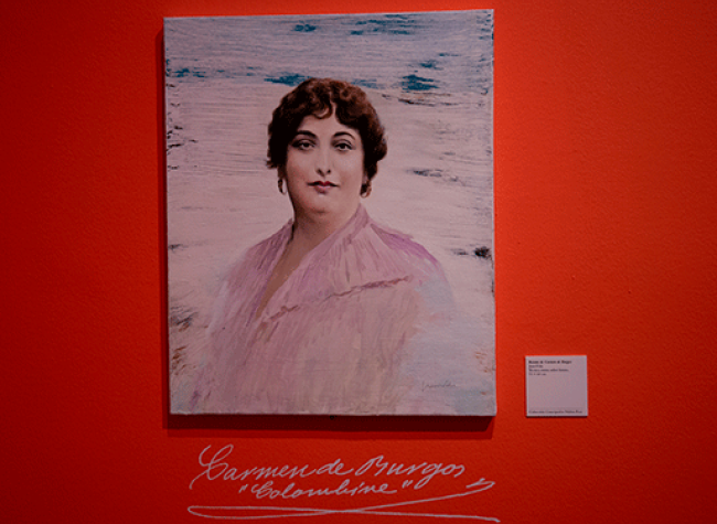 Montaje de la exposición de Carmen de Burgos