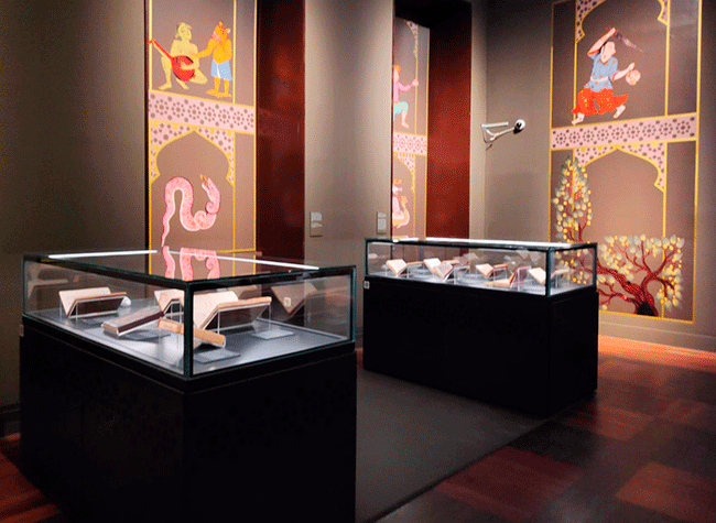 Montaje de la exposición Manuscritos persas