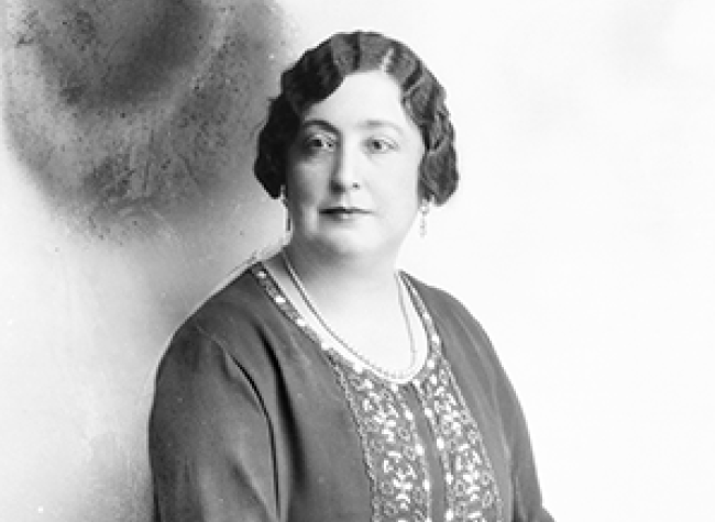 Antonio Cánovas del Castillo y Vallejo “Kâulak”. Retrato de Carmen de Burgos hacia 1928. Biblioteca Nacional de España, KAULAK/42445 NEG/4